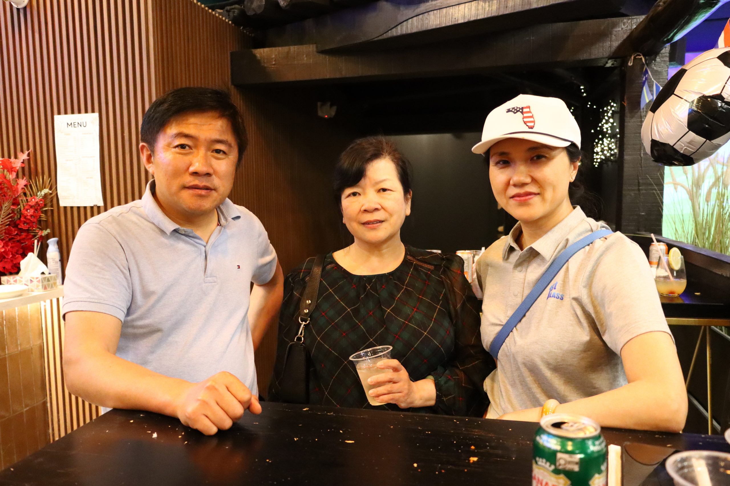 活动现场合影留念 / Group photo at the event