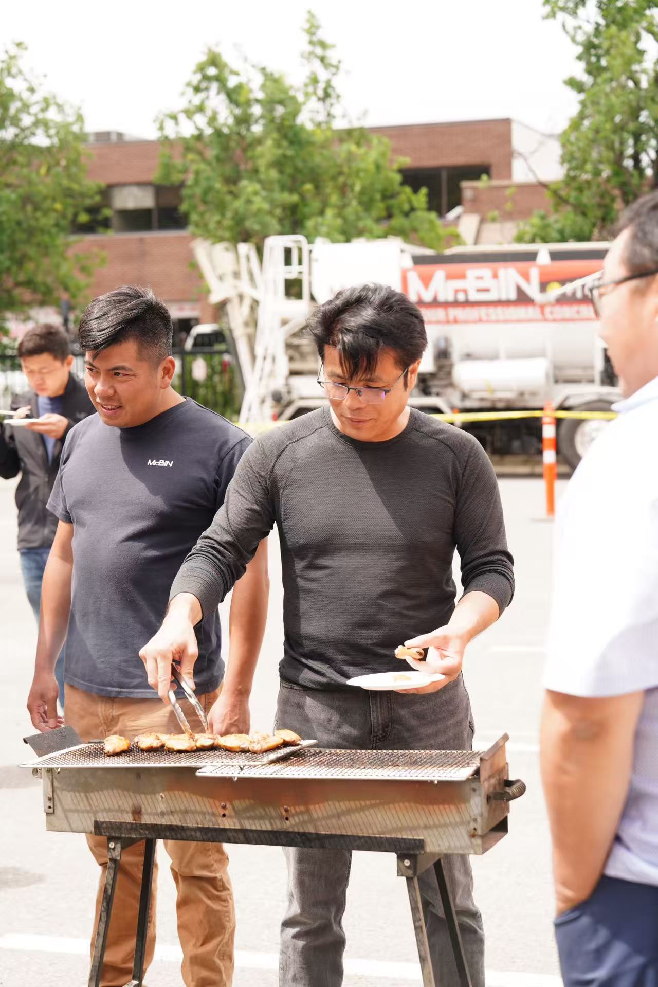 Free BBQ at the Mr.Bin Summer Vendor Event