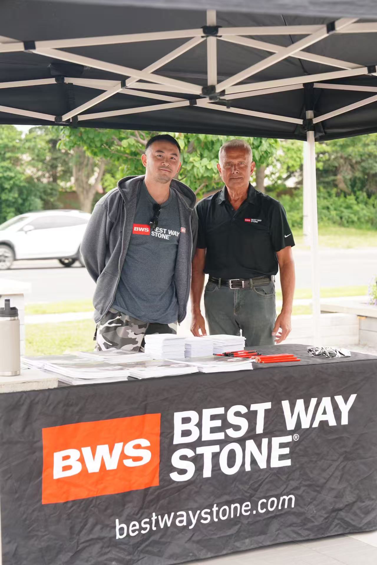 Outdoor paving and stone product displays