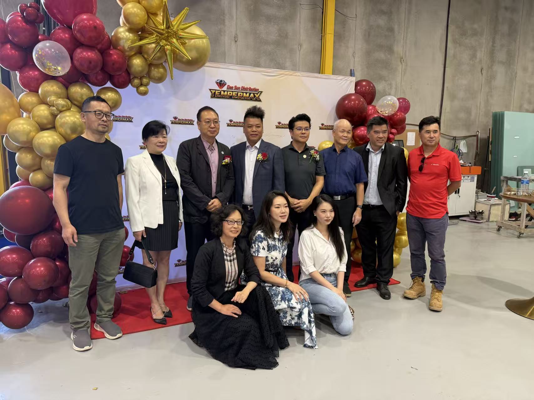 CCCA 加中建筑协会部分代表在启幕典礼现场合影 / CCCA representatives at the opening ceremony